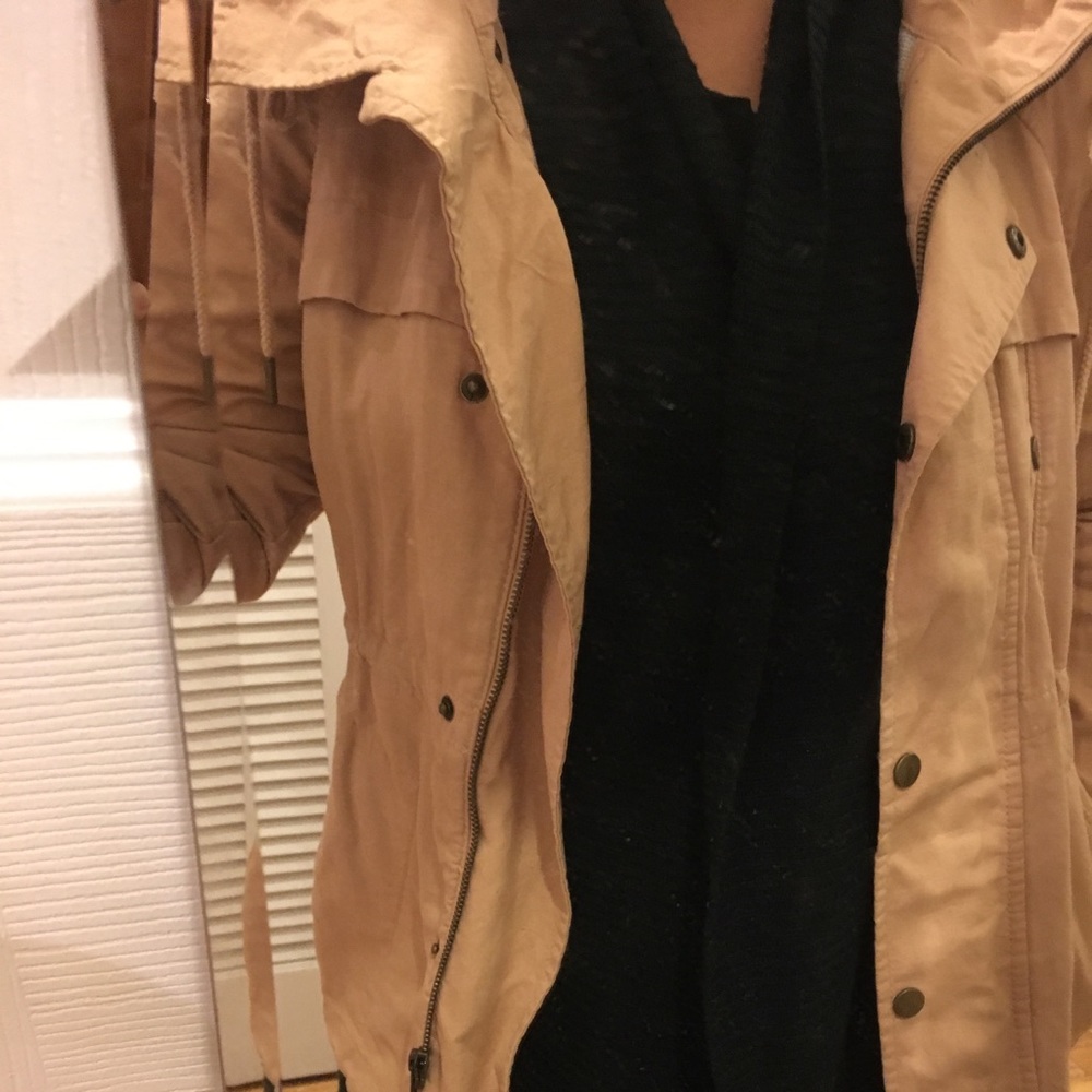 ⚠️MOVING OUT: Taking best offers! LOFT Jacket XSP